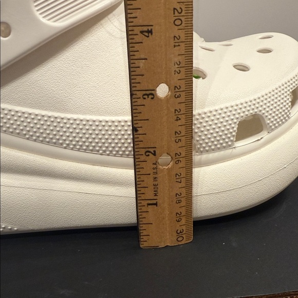 Crocs Classic Crush clogs in Bone size M11 NEW with tags - Picture 13 of 14